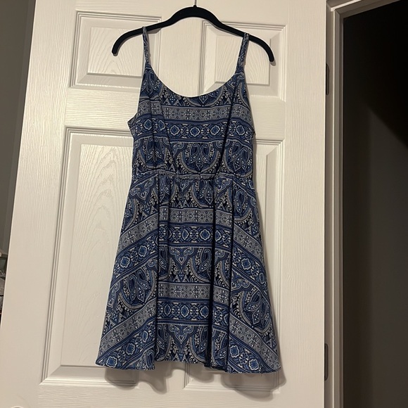 Pretty Blue Ornate Paisley Spaghetti Strap Lined Sundress - Picture 1 of 16